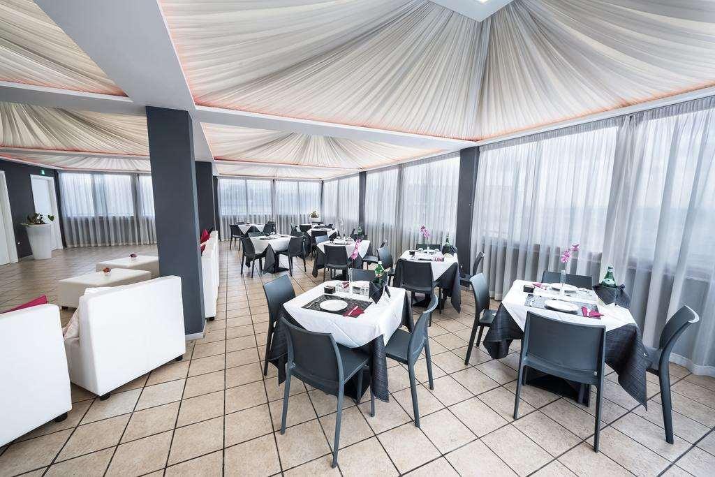 Kleopatra Design Hotel Неаполь Ресторан фото
